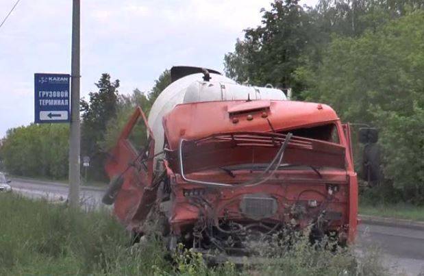 Миксер снёс опору 