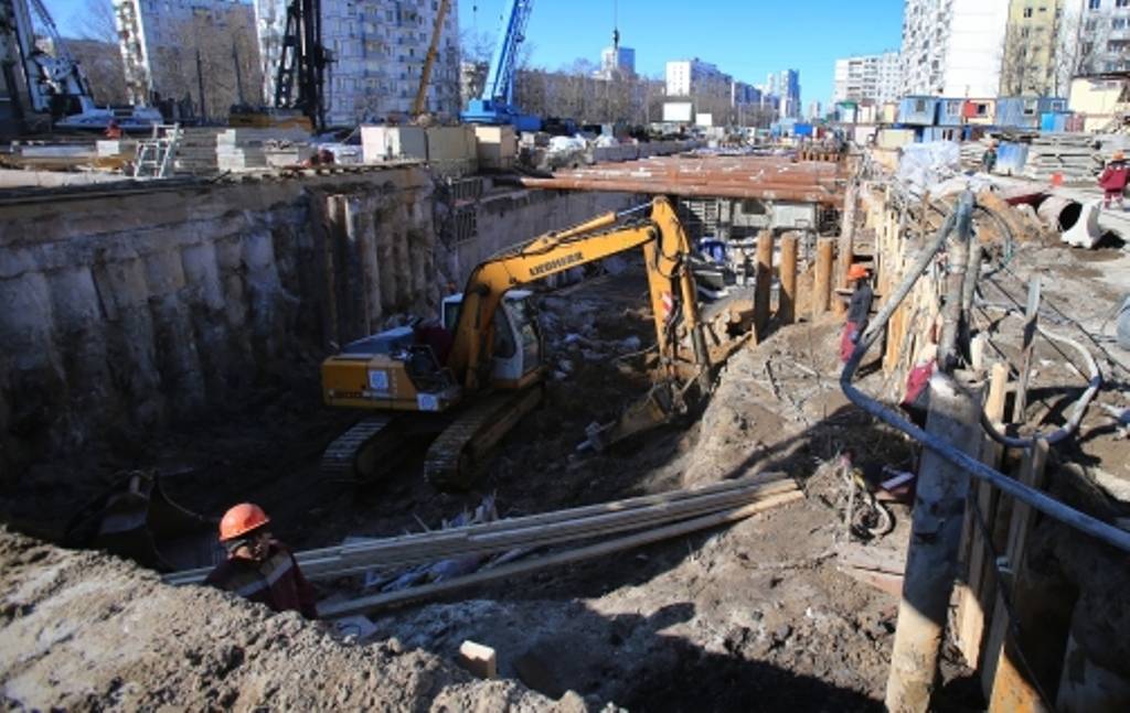 Скатился в котлован 