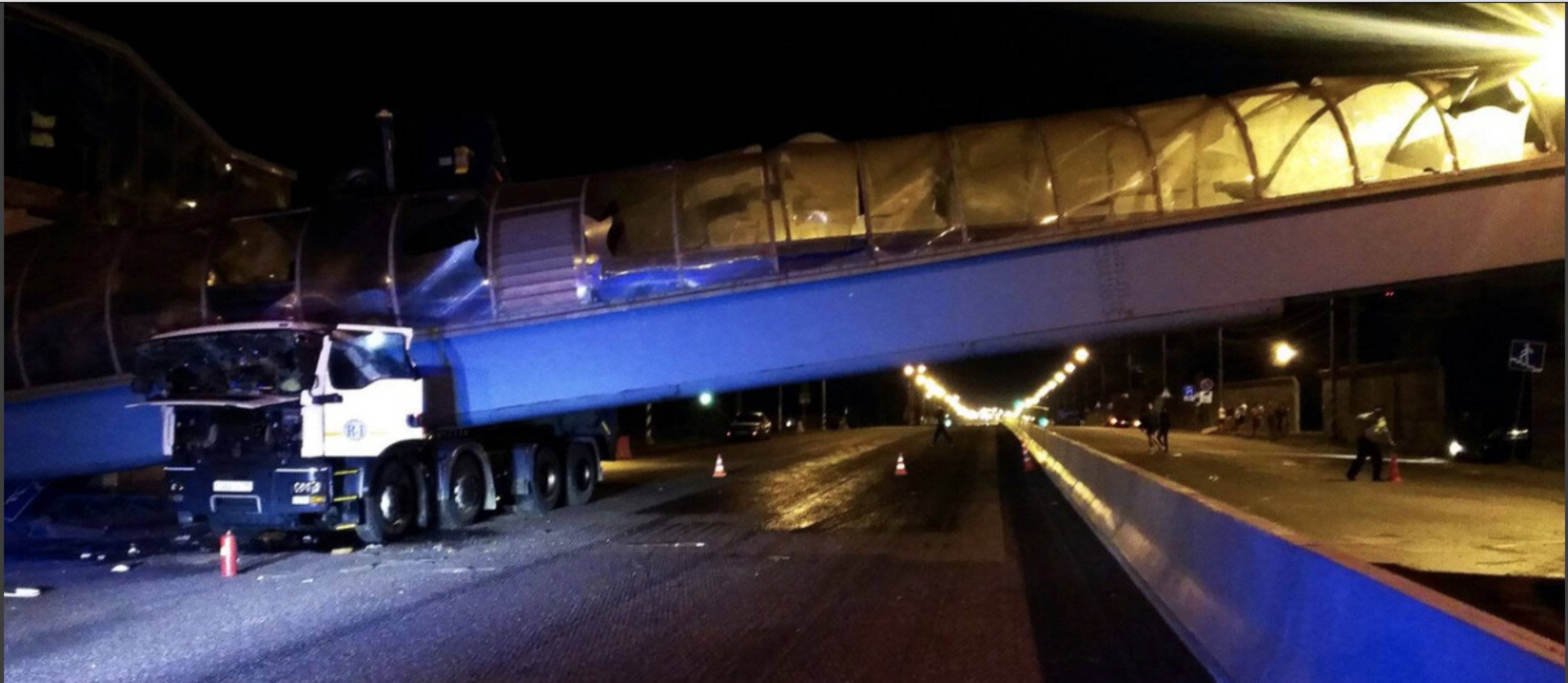 Забыл поднять кузов 