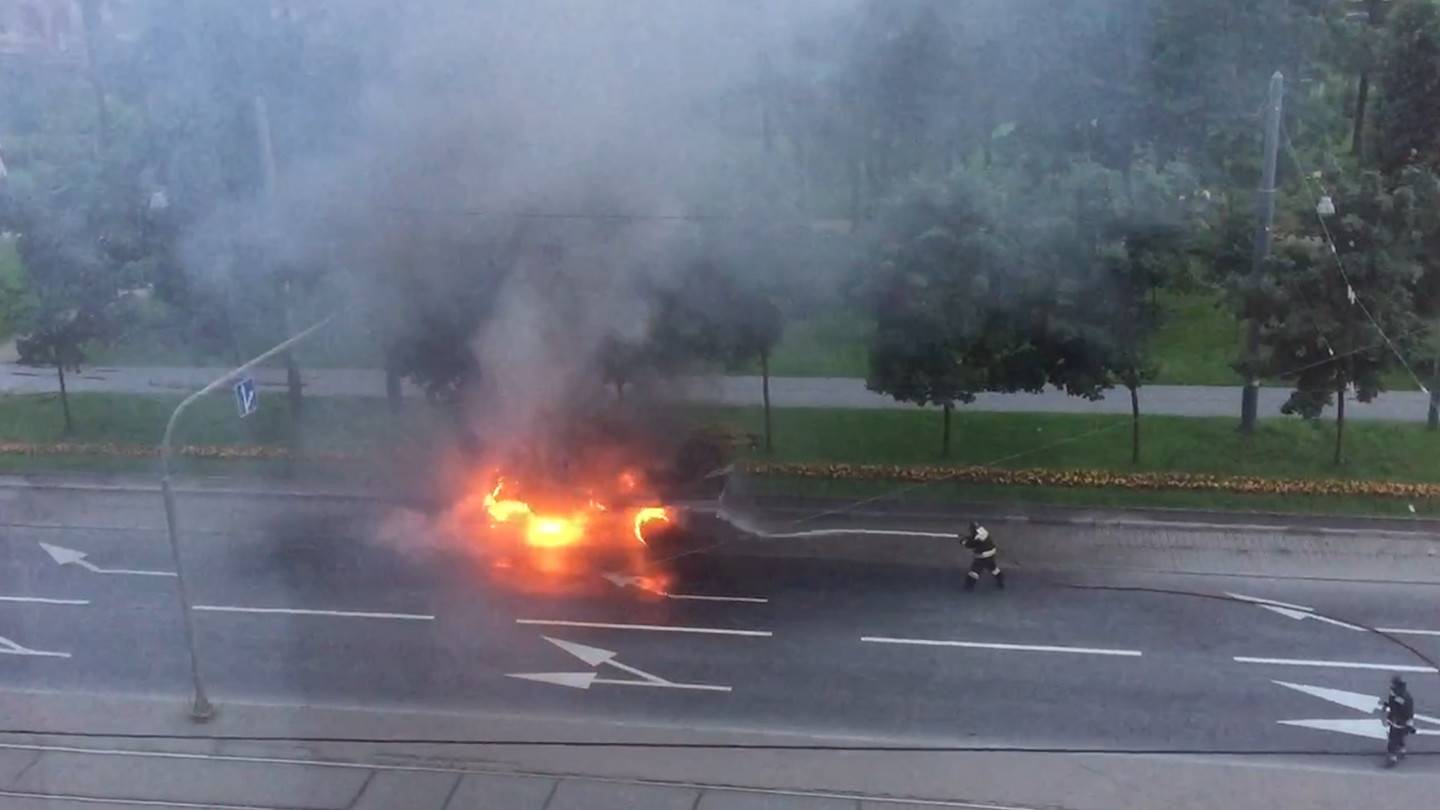 Тушили, а от машины ничего не осталось 