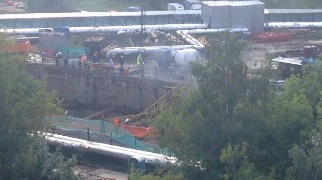 Прямо в котлован 