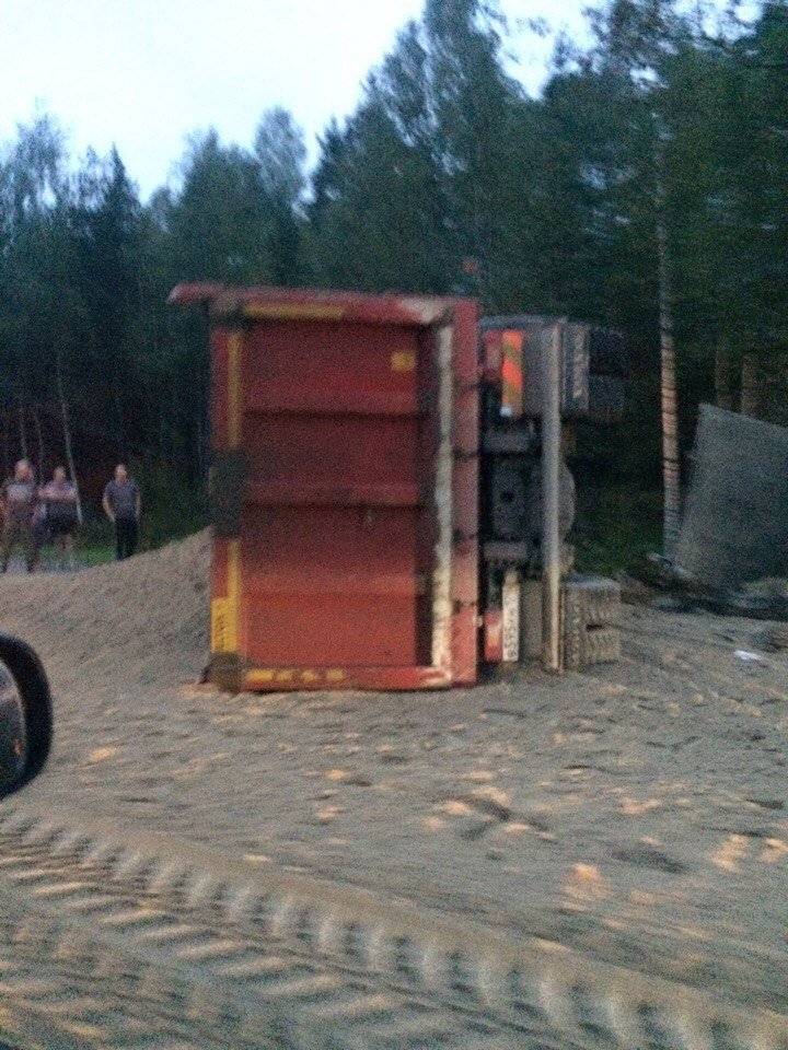 ДТП самосвалы с песком на трассе 