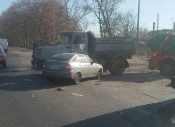 Самосвал и Лада столкнулись 