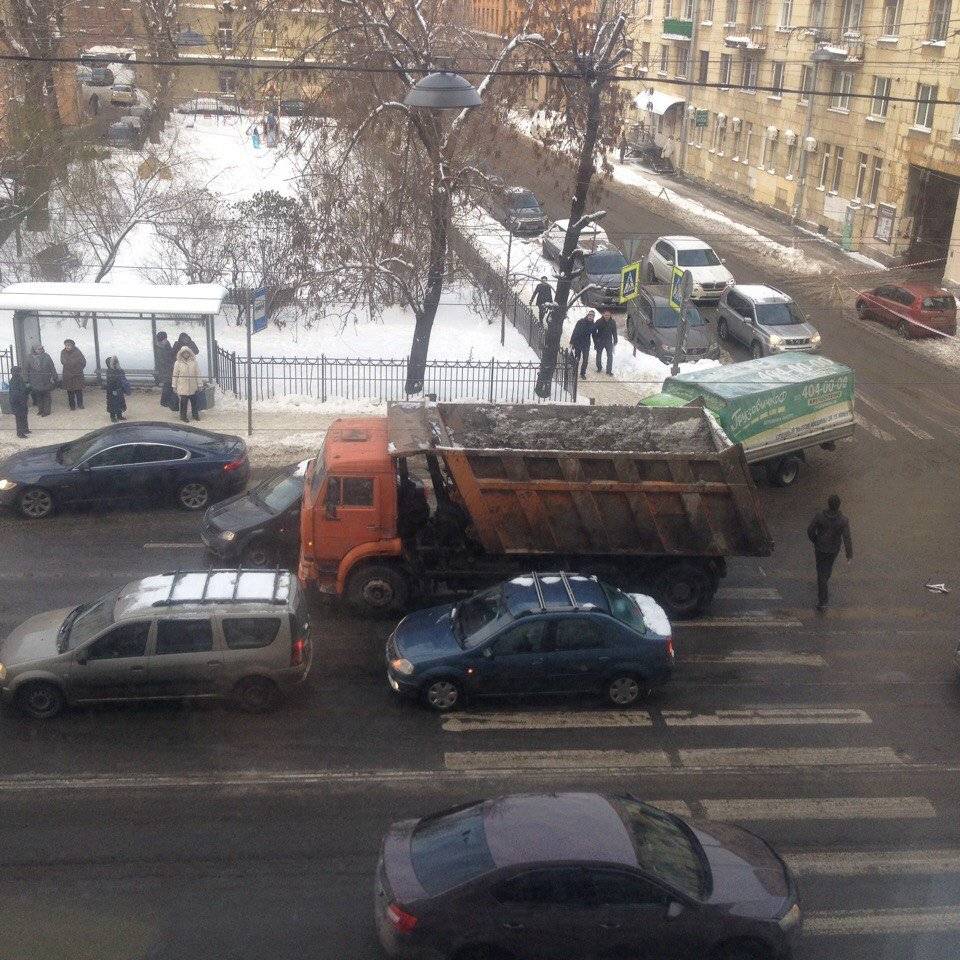 ДТП самосвал и Логан 