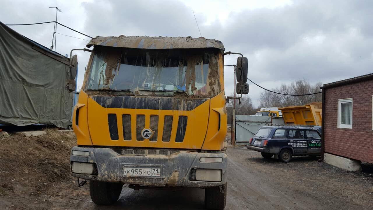 Самосвал экстренно затормозил чтобы избежать ДТП 