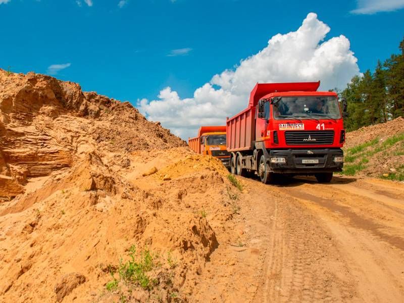 самосвалы готовы возить песок намывной Московская область