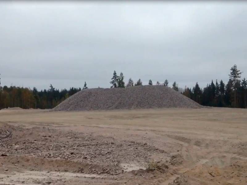 Незаметный  карьер