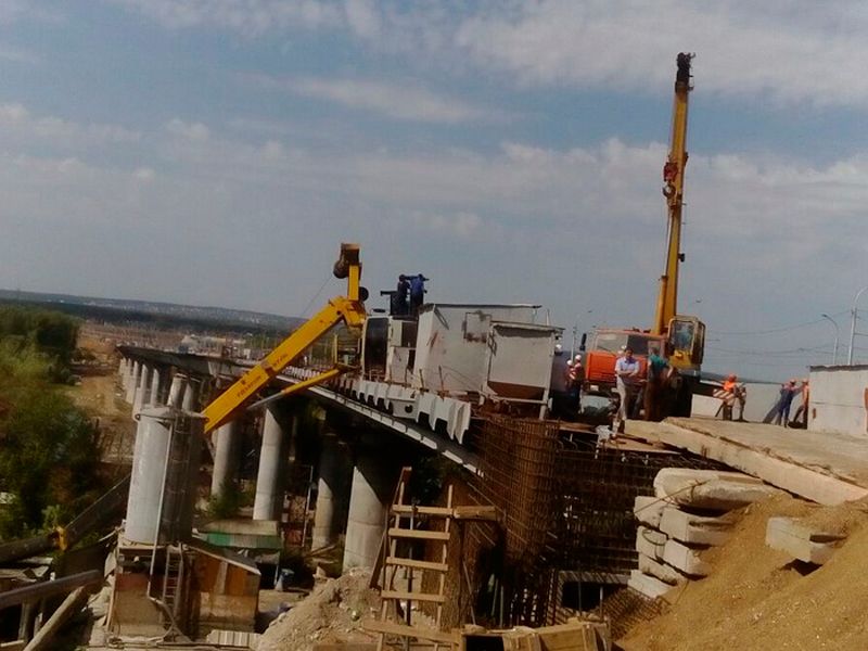 Грохот стоял на всю округу...