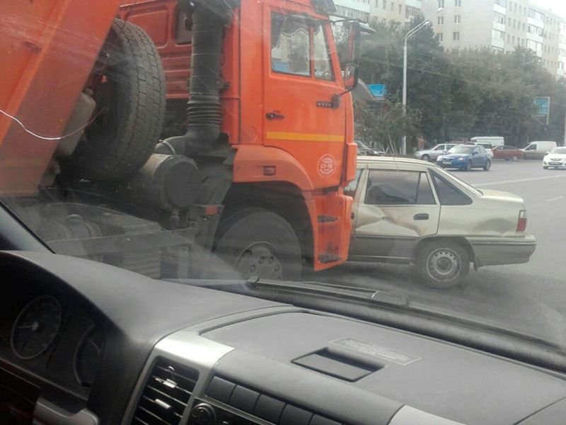 КАМАЗ и Дэу Нексия авария