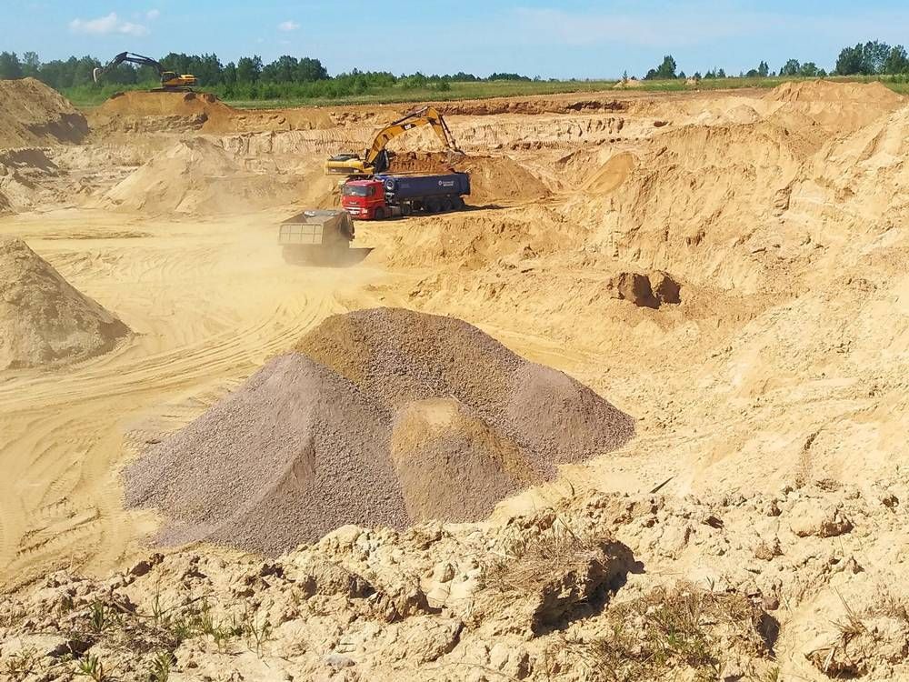 Надино карьер в рабочий полдень