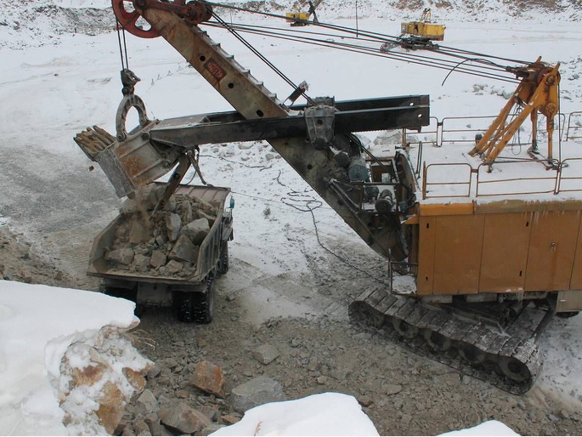 погрузка щебня на Карьере Челябинск