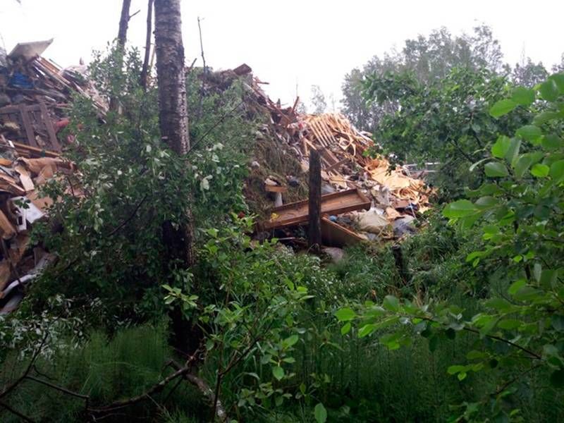 Судите сами, какие "незначительные следы загрязнения"...