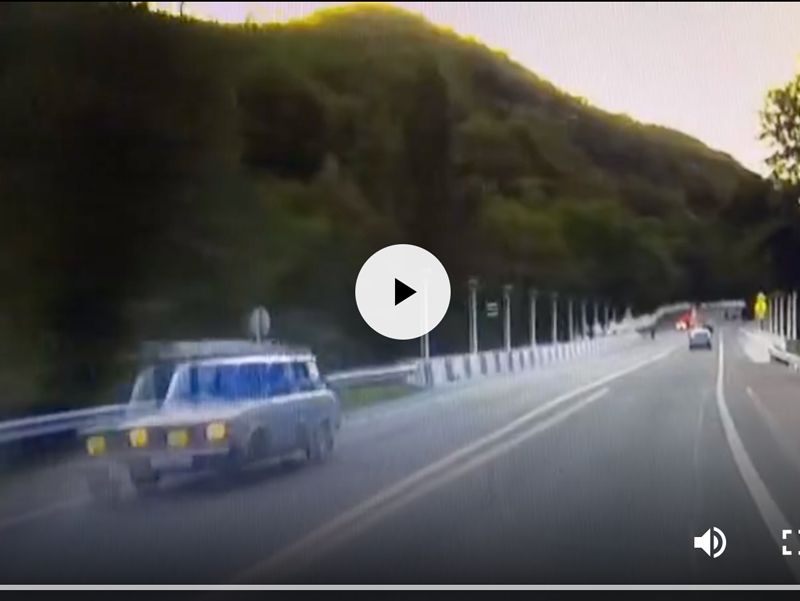 Пытался броситься под КАМАЗ