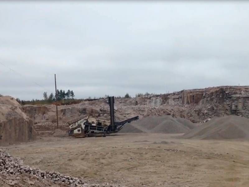 Незаметный  карьер