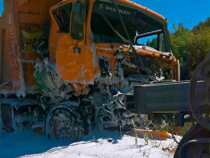 Товарняк на путях ждал своего часа ...