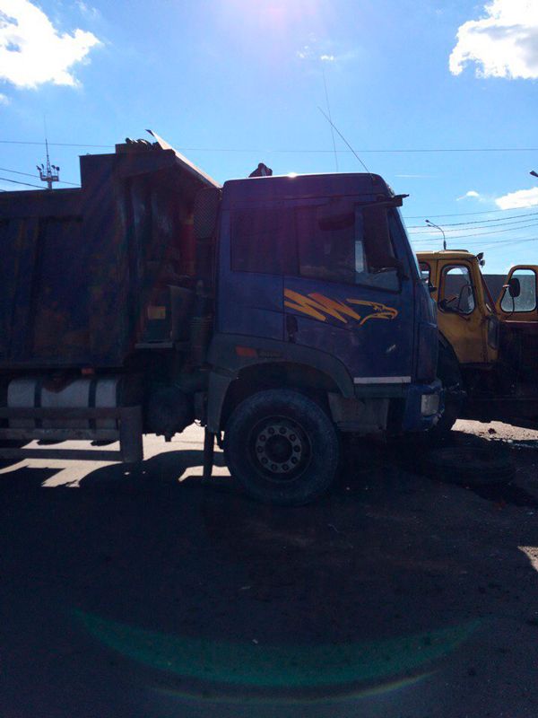 Трактор подрезал самосвал