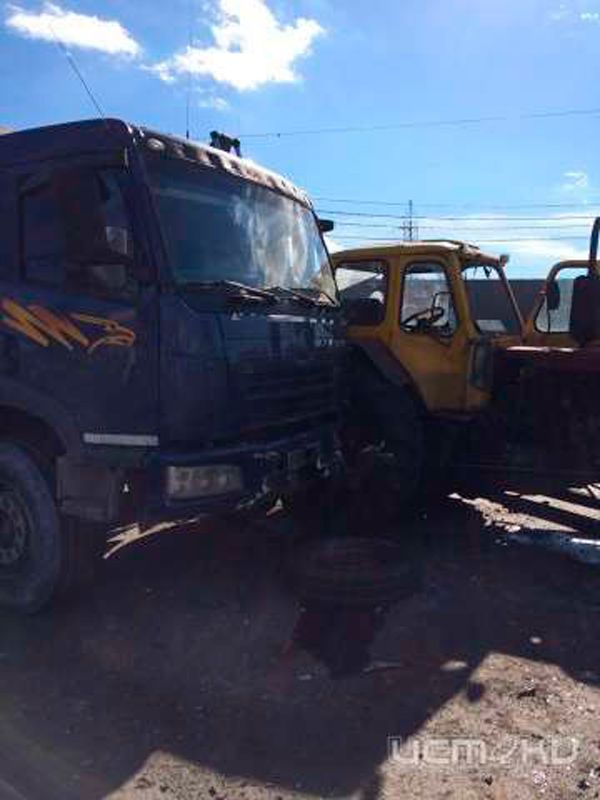 Трактор подрезал самосвал